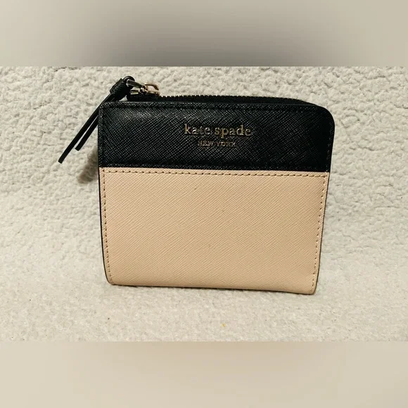 Kate Spade Compact Wallet - Picture 5 of 9